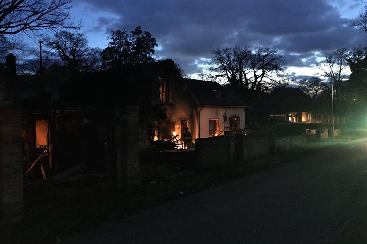 Deux maisons détruites dans un impressionnant incendie à Mantes-la-Ville