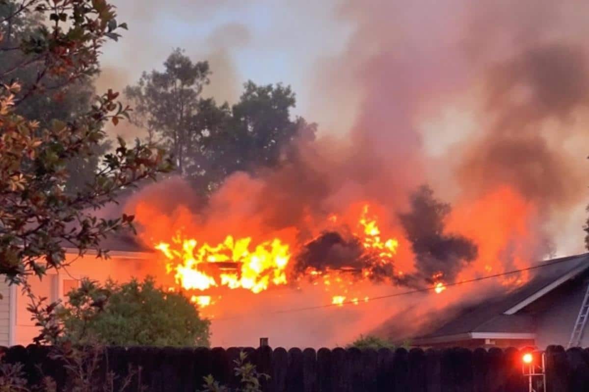 Incendie à Grandparigny : une maison détruite, 36 pompiers mobilisés dans la Manche