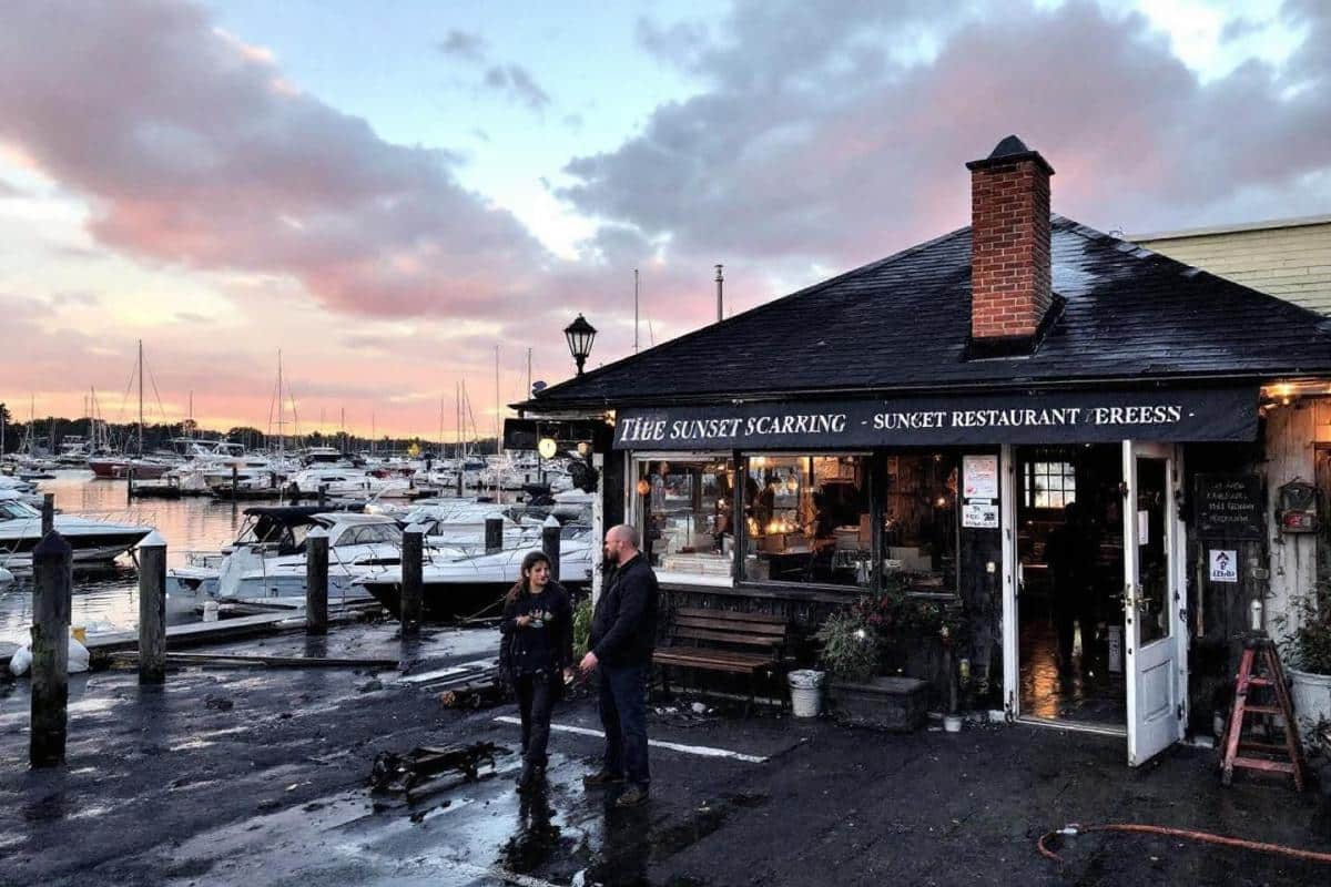 Incendie à la marina de Saint-François : un restaurateur témoigne après avoir tout perdu