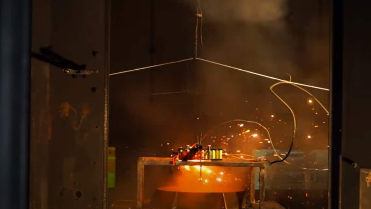 après l’incendie de reims, un pompier d’angers alerte sur les risques des batteries au lithium