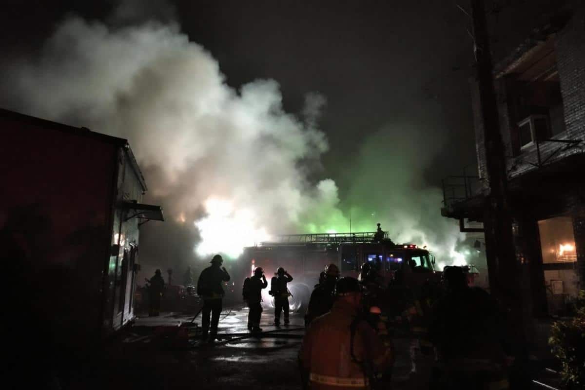 Incendie à Villefranche-sur-Saône : intervention des pompiers sur plusieurs jours