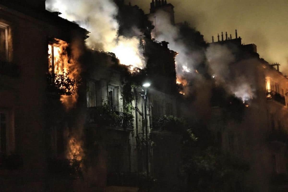 Incendie dans le XVIIIe arrondissement de Paris : deux blessés graves