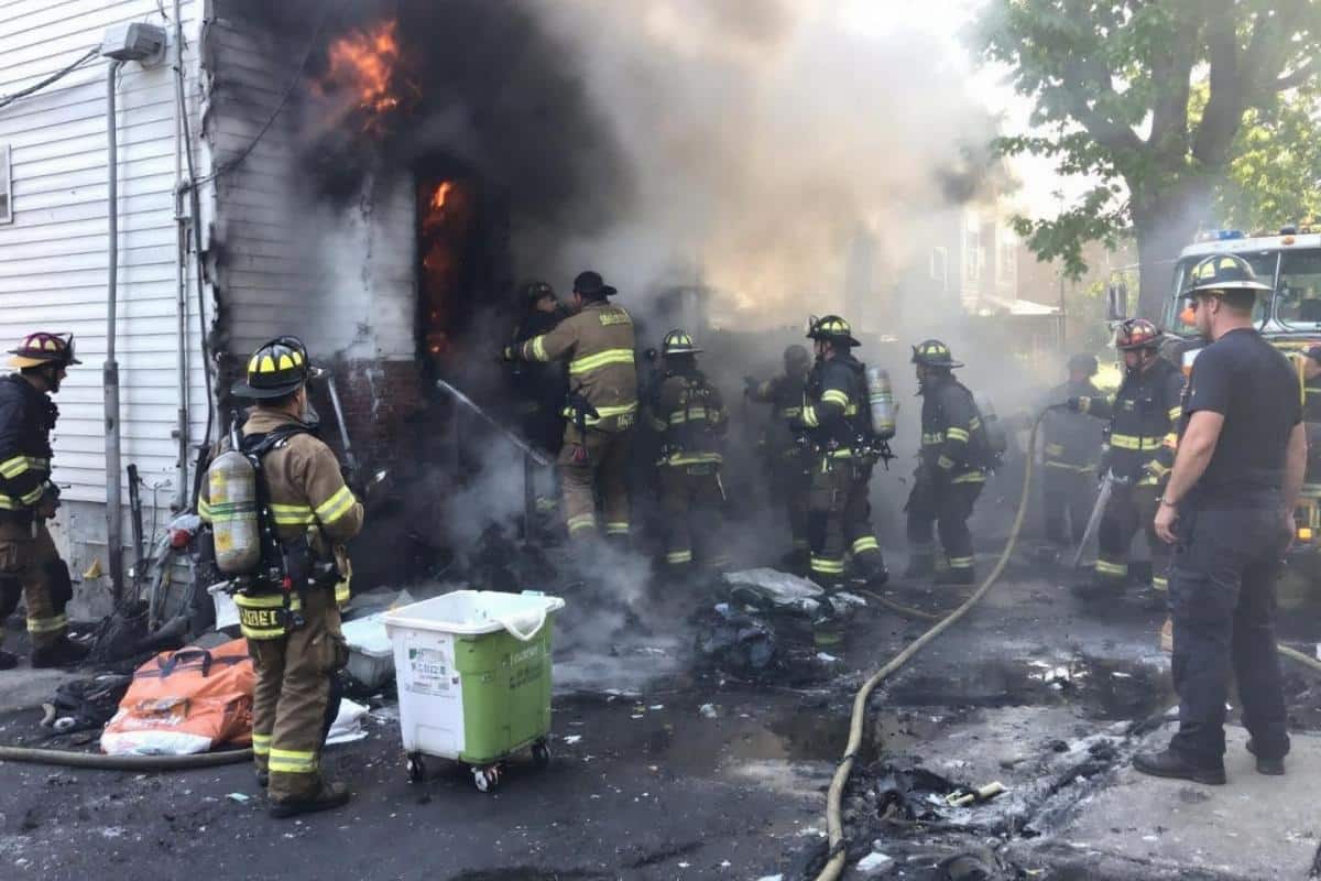 Neuf pompiers mobilisés pour un feu de sous-sol dans le Lot